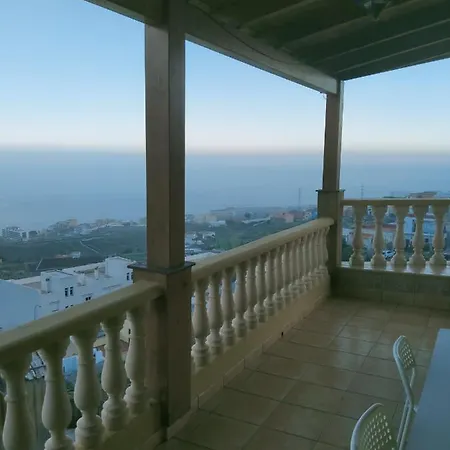 Casa Madera Con Piscina Y Vistas Al Mar بيت للعطل *