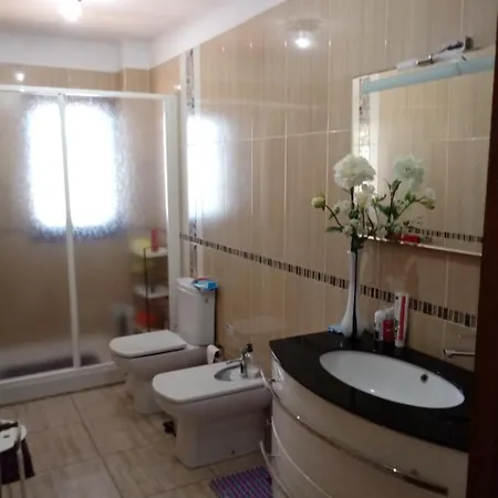 Casa Madera Con Piscina Y Vistas Al Mar بيت للعطل *